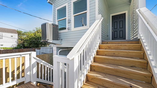 Galveston 2-story, 2-bed 3521 Avenue N 1/2-idx