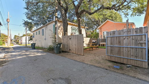 Galveston null-story, 2-bed 1308 Avenue M 1/2-idx