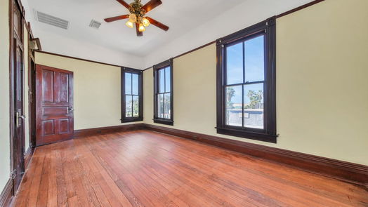 Galveston 3-story, 4-bed 1828 Avenue K-idx