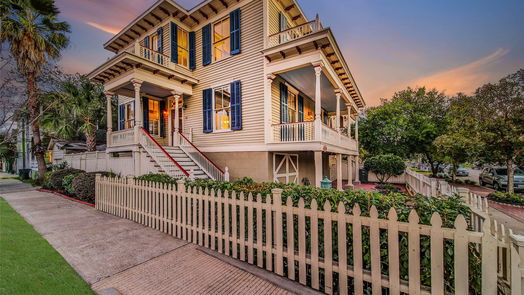 Galveston 3-story, 4-bed 1828 Avenue K-idx