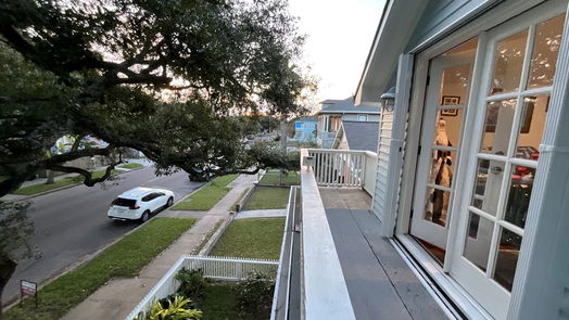 Galveston 2-story, 2-bed 3216 Avenue Q-idx