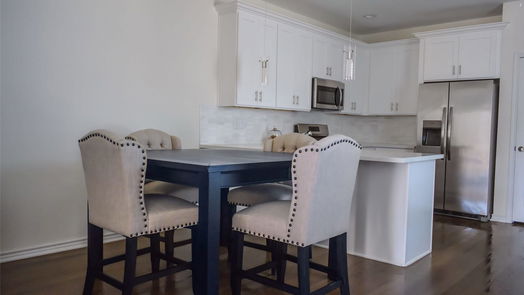 Galveston 2-story, 2-bed 3521 Avenue N 1/2-idx