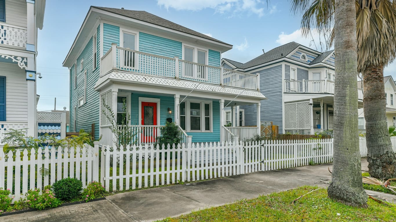 Galveston 2-story, 5-bed 1511 Avenue M-idx
