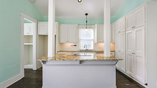 Galveston 2-story, 5-bed 1511 Avenue M-idx