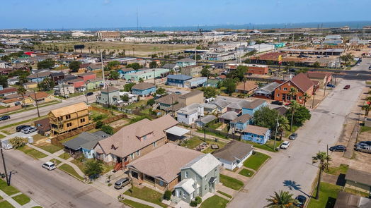 Galveston 2-story, 3-bed 5202 Avenue L-idx