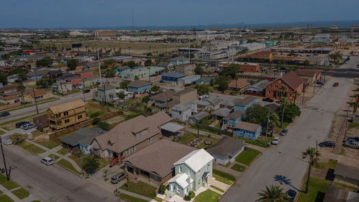 Galveston 2-story, 3-bed 5202 Avenue L-idx