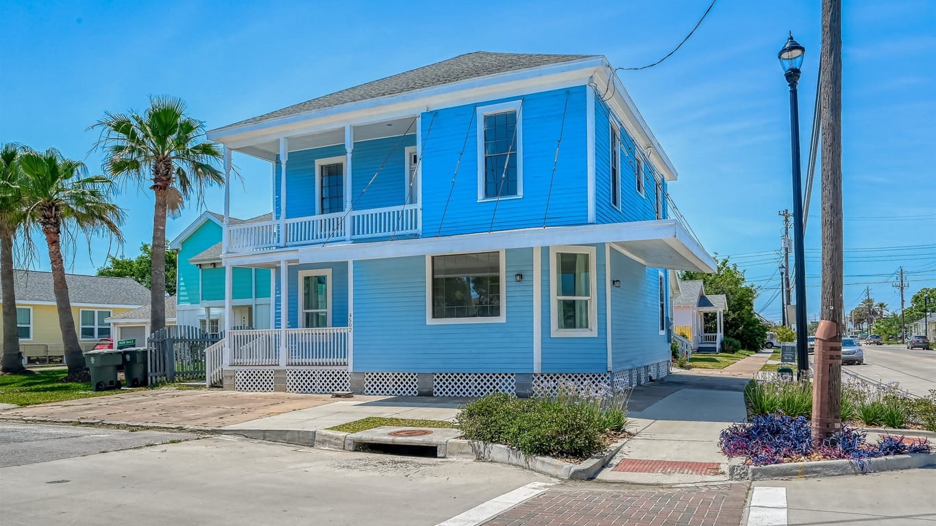 Galveston 2-story, 3-bed 4502 Avenue R-idx