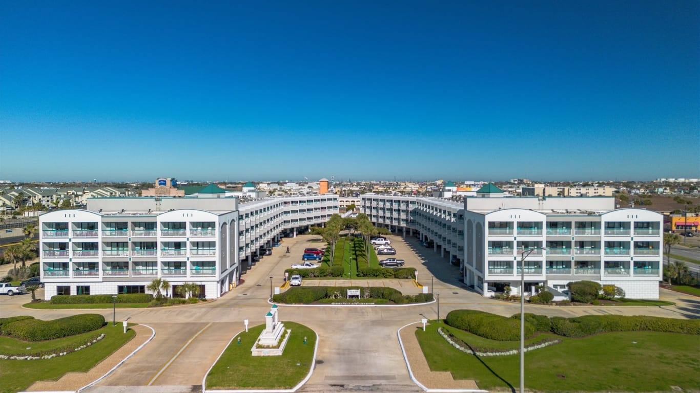 Galveston 2-story, 1-bed 6102 Seawall Boulevard 241-idx