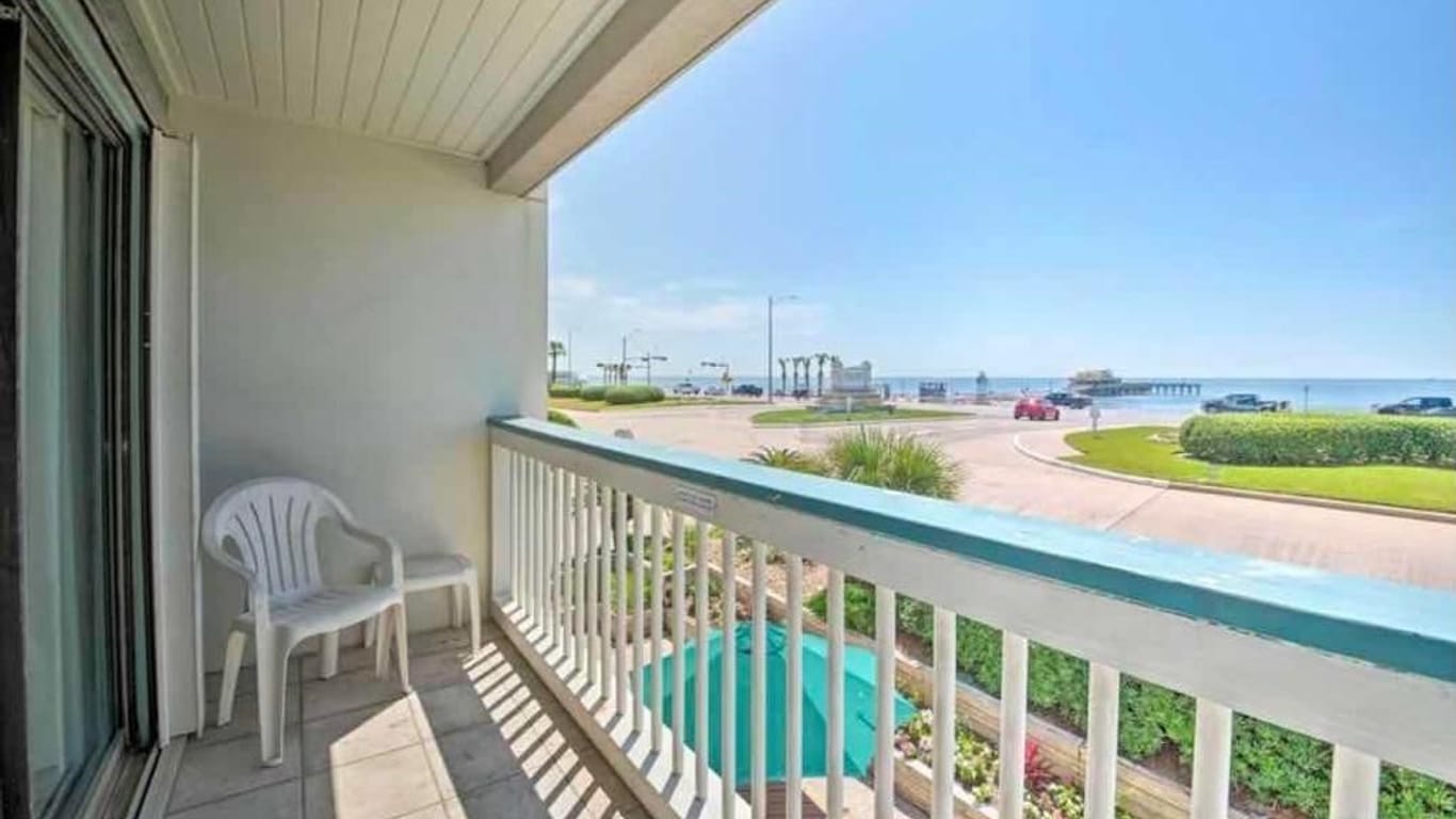 Galveston 1-story, 1-bed 6102 Seawall Boulevard 153-idx