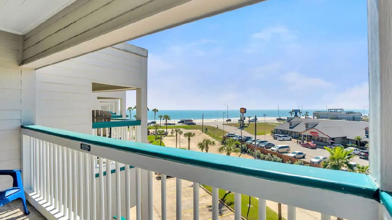 Galveston 1-story, 1-bed 6102 Seawall Boulevard 372-idx