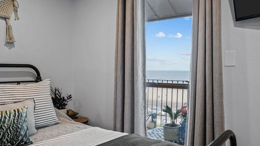 Galveston 3-story, 2-bed 7600 Seawall Boulevard 312-idx