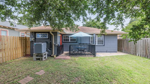 Galveston 1-story, 2-bed 5217 Avenue N 1/2-idx