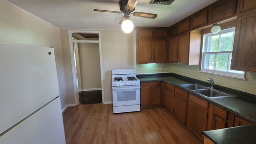 Galveston 1-story, 3-bed 4727 Ave N 1/2-idx