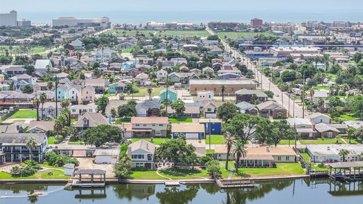 Galveston 2-story, 5-bed 18 S Shore Drive-idx