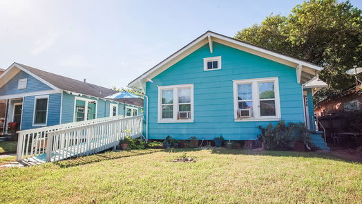 Galveston 1-story, 2-bed 4728 Avenue R 1/2-idx