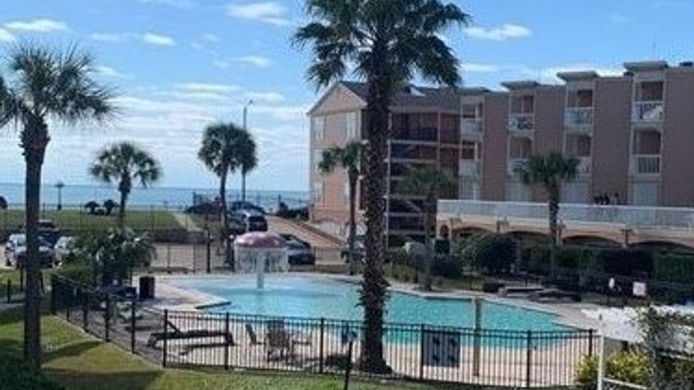 Galveston 1-story, 1-bed 6300 Seawall 3109-idx