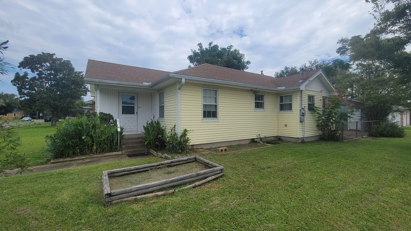 Galveston 1-story, 3-bed 4727 Ave N 1/2-idx