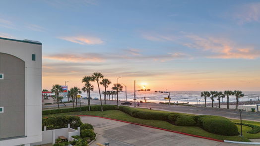 Galveston 1-story, 1-bed 6102 Seawall Boulevard 221-idx