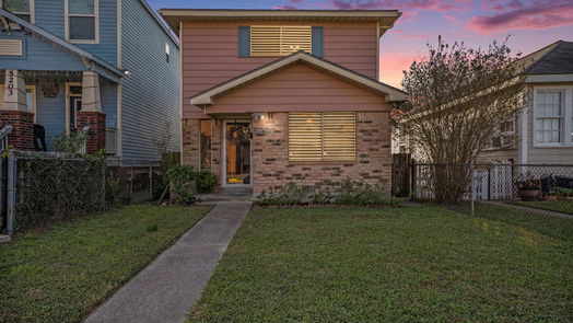 Galveston 2-story, 2-bed 5207 Avenue K-idx