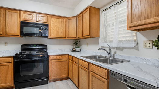 Galveston 2-story, 2-bed 5207 Avenue K-idx