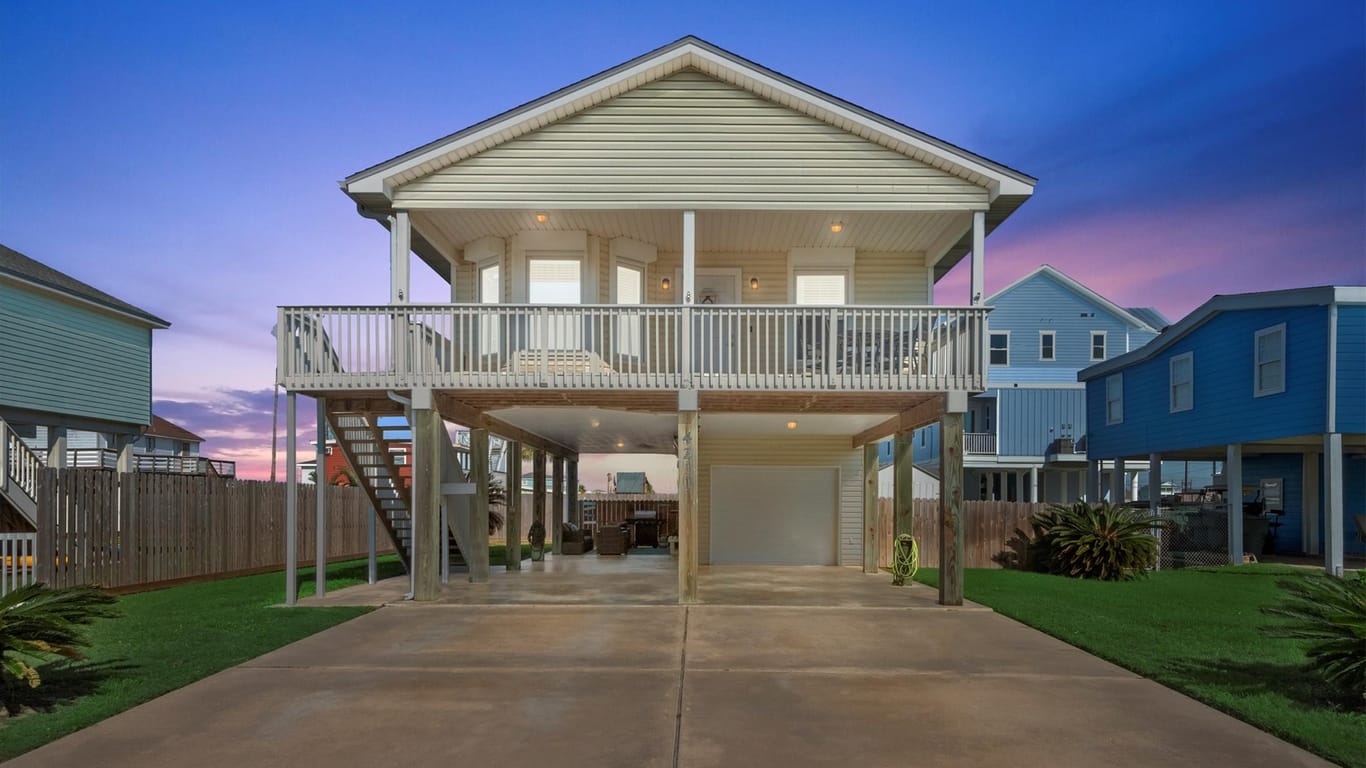 Galveston 2-story, 3-bed 4211 Reeves Drive-idx