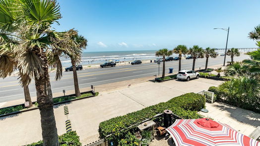 Galveston 2-story, 2-bed 8302 Seawall Boulevard 5-idx