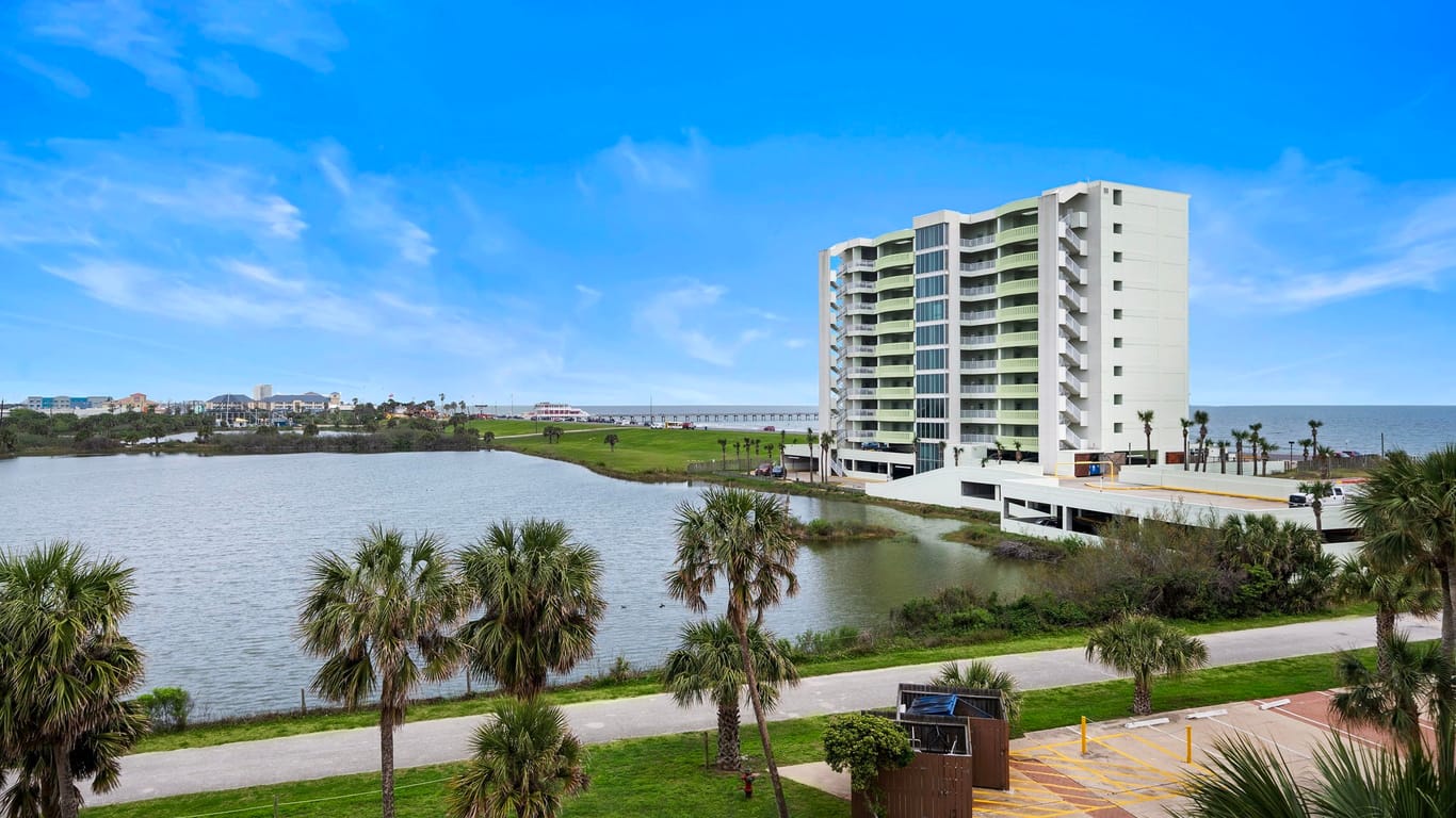 Galveston 1-story, 1-bed 9520 Seawall Boulevard 332-idx