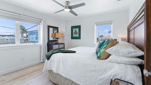 Galveston 2-story, 4-bed 3715 Antascosa Key-idx