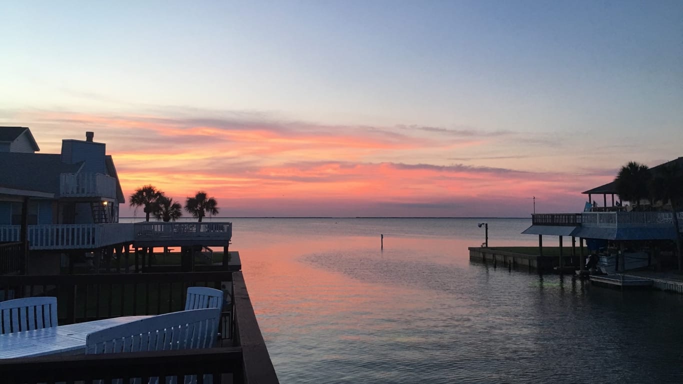 Galveston 2-story, 4-bed 3715 Antascosa Key-idx