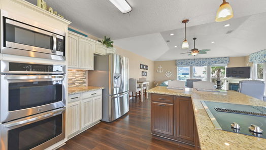 Galveston 1-story, 3-bed 3811 Nueces Drive-idx