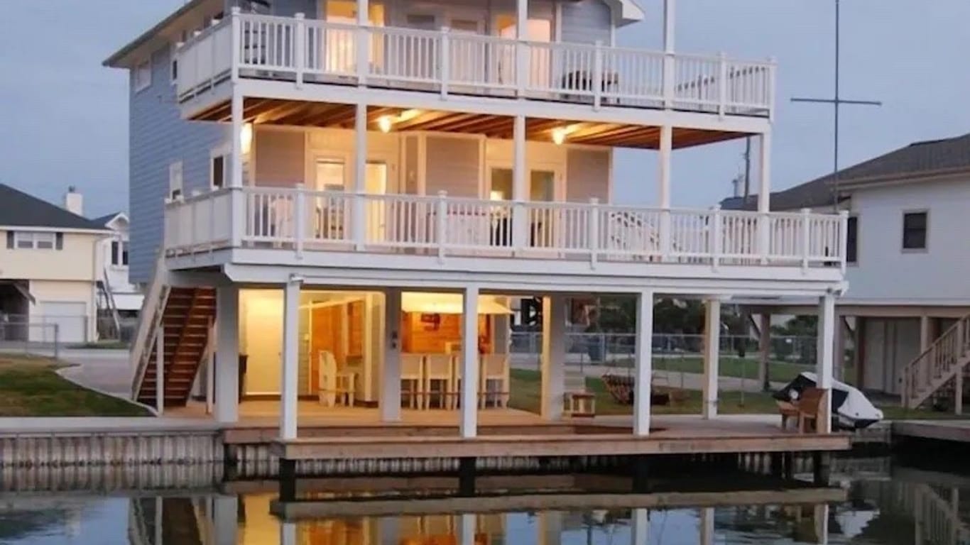 Galveston 4-story, 4-bed 21820 Deaf P Smith Drive-idx