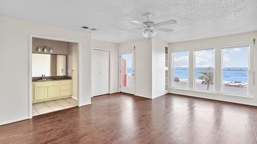 Galveston 2-story, 3-bed 8416 Seawall Boulevard 4-idx