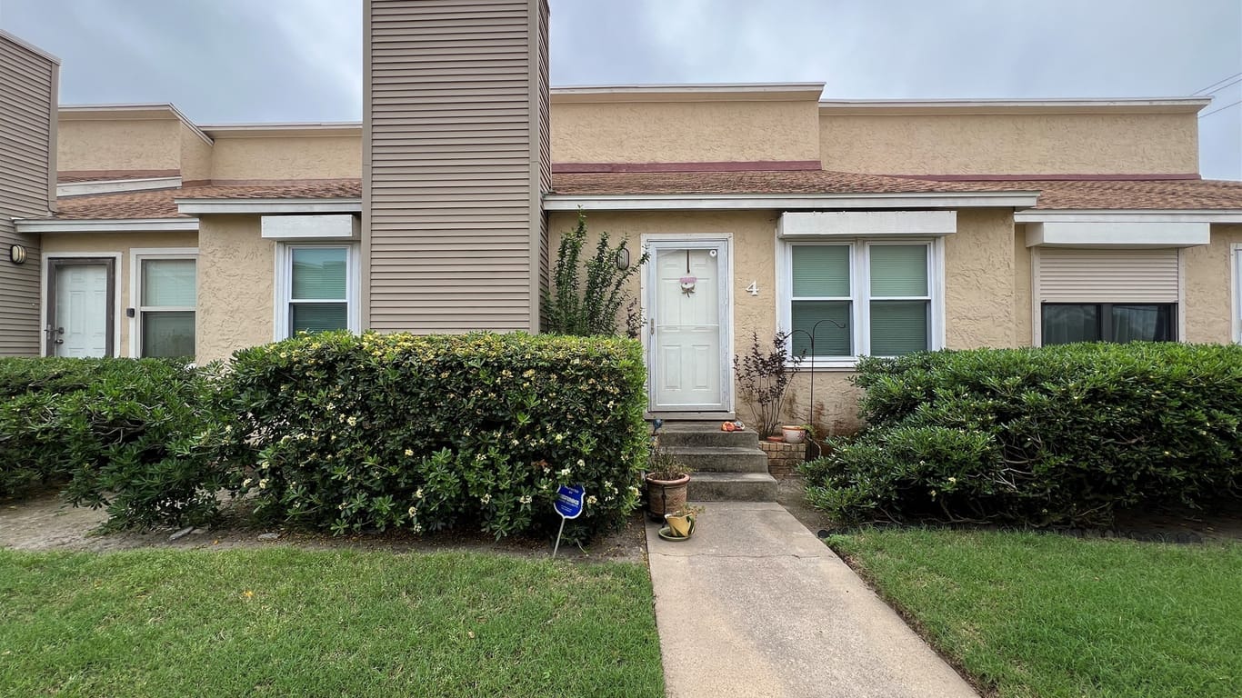 Galveston 1-story, 3-bed 3700 83rd Street 4-idx