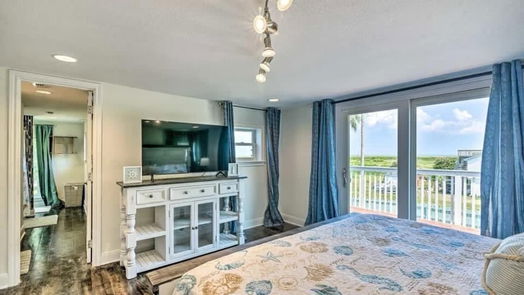 Galveston 2-story, 4-bed 4027 Spanish Main Boulevard-idx