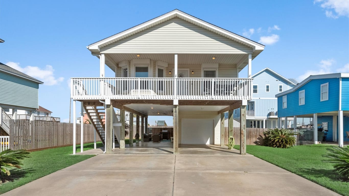 Galveston 2-story, 3-bed 4211 Reeves Drive-idx