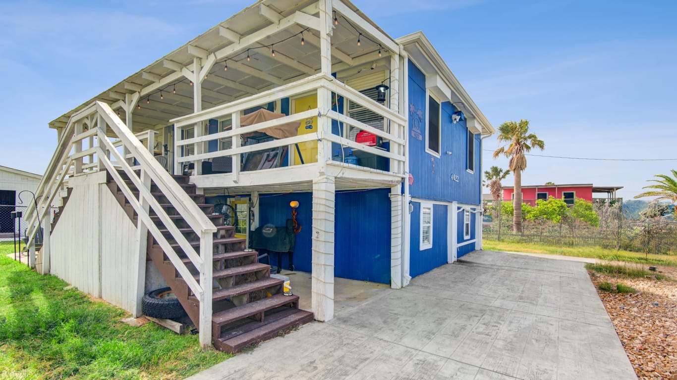 Galveston 2-story, 3-bed 4022 1st Street-idx