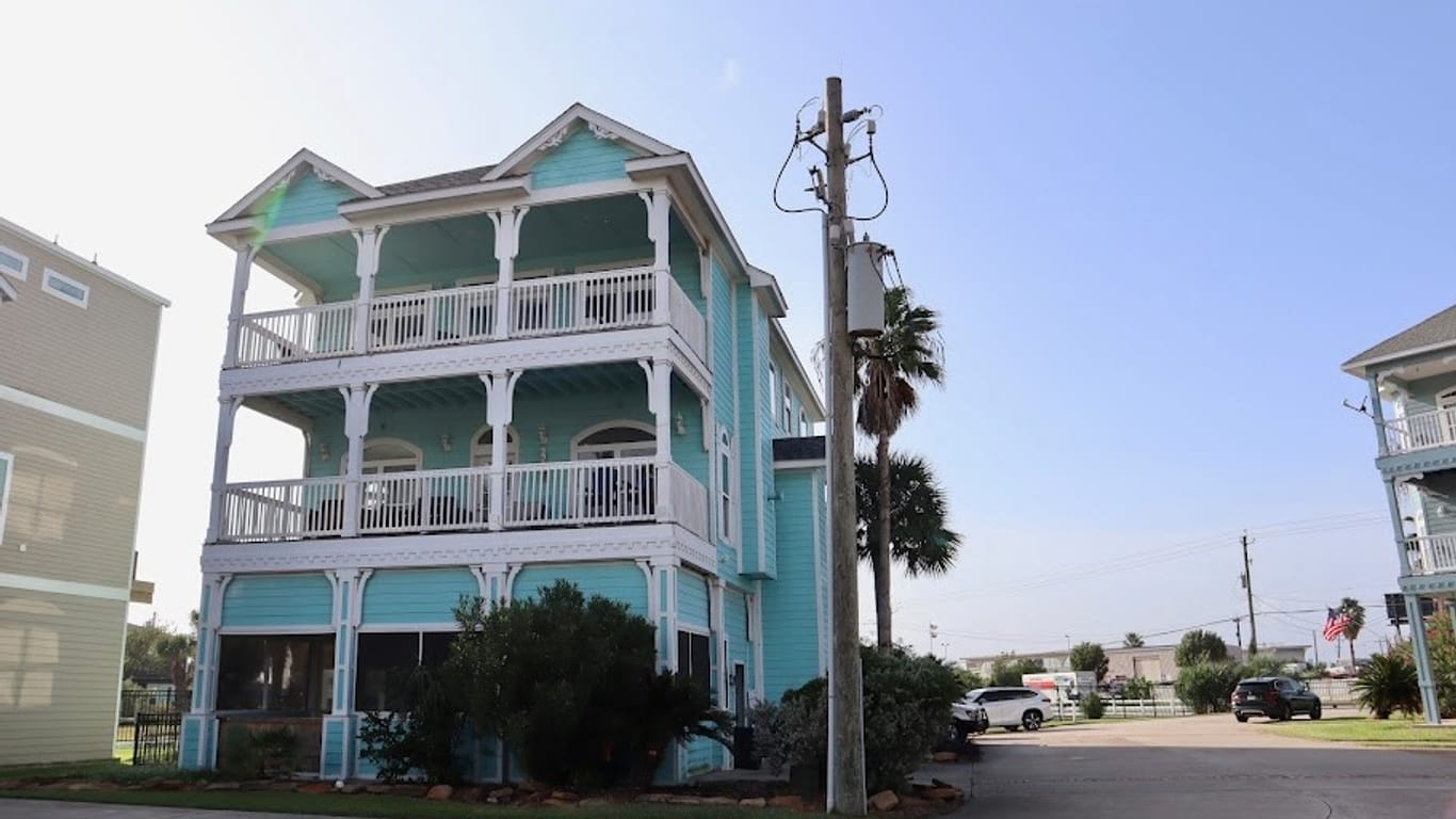 Galveston 2-story, 4-bed 1007 Lillian Lane-idx