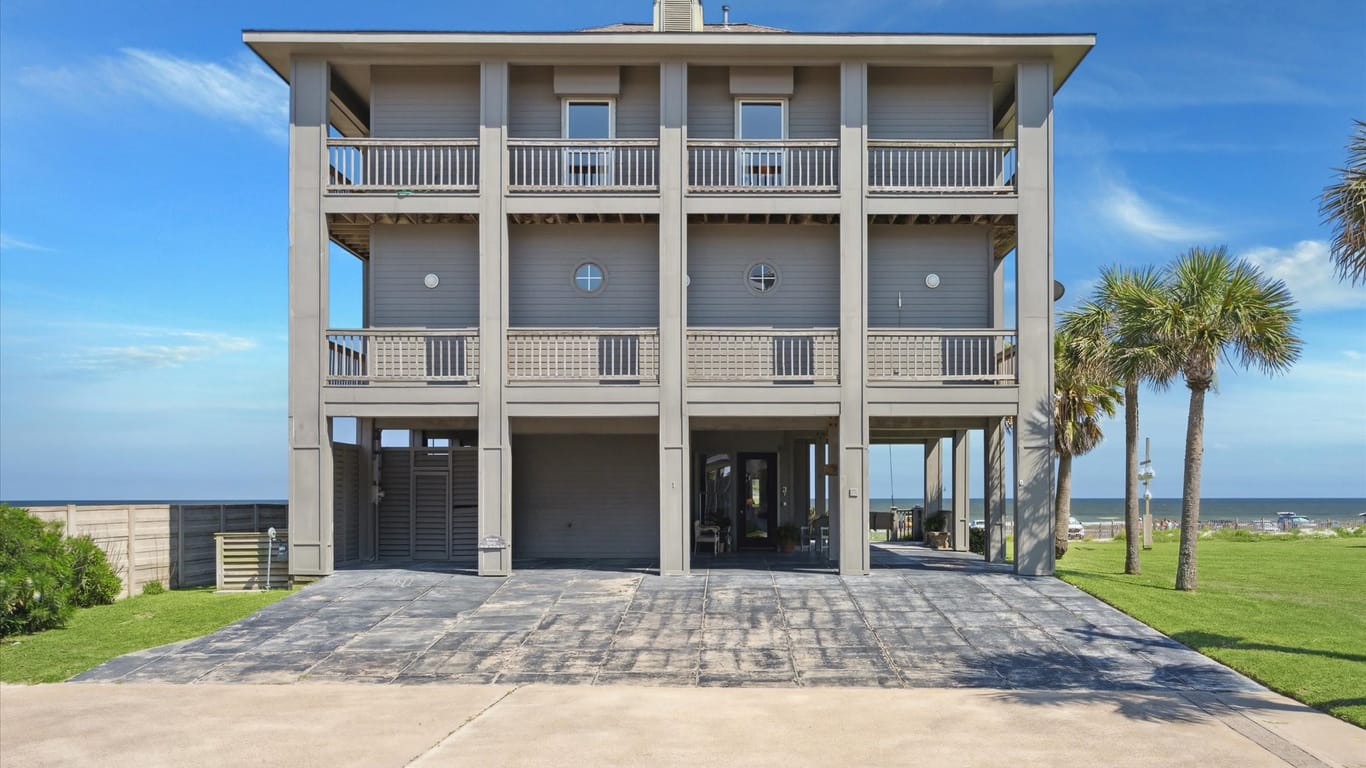 Jamaica Beach 3-story, 5-bed 1 Blue Heron Cir Drive-idx