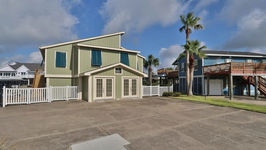 Tiki Island 1-story, 3-bed 207 Kah Me Ha Drive-idx