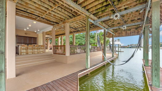 Tiki Island 2-story, 4-bed 1315 Leilani Drive-idx