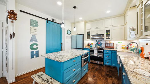 Tiki Island null-story, 3-bed 1610 Copra Street-idx