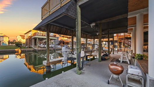Tiki Island 2-story, 3-bed 510 Westerly Drive-idx