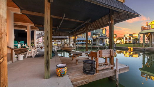 Tiki Island 2-story, 3-bed 510 Westerly Drive-idx