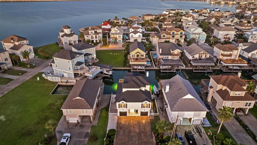 Tiki Island 2-story, 3-bed 510 Westerly Drive-idx