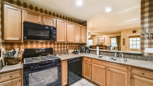 Highlands 1-story, 3-bed 315 S Hampton Court-idx