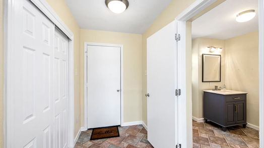 Hitchcock 1-story, 2-bed 40 Lakeside Drive-idx