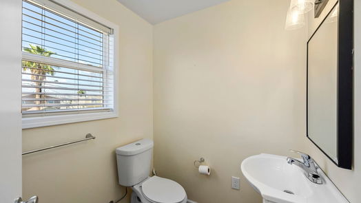 Hitchcock 1-story, 2-bed 40 Lakeside Drive-idx