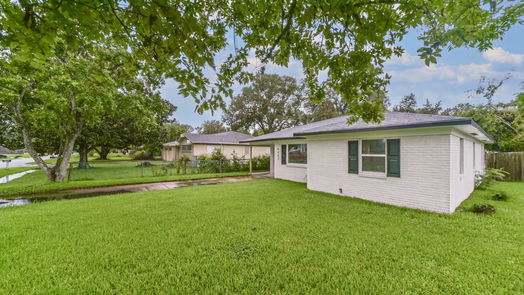 Hitchcock null-story, 3-bed 6402 N Ridgecrest Drive-idx