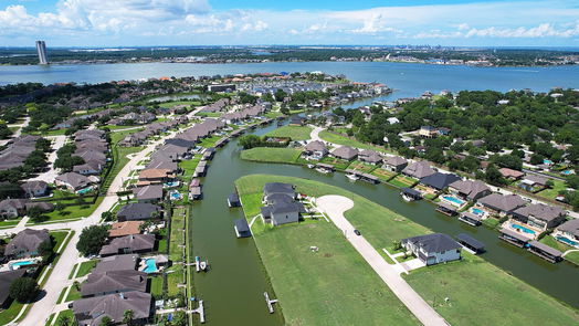 Kemah 2-story, 4-bed 611 Appia Drive-idx