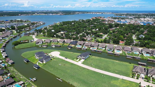 Kemah 2-story, 4-bed 611 Appia Drive-idx